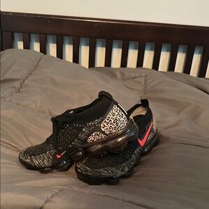 Nike sox women’s Black and Pink Shoes